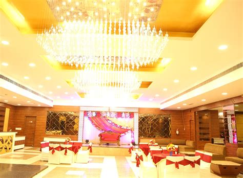 green lounge banquets pitampura.